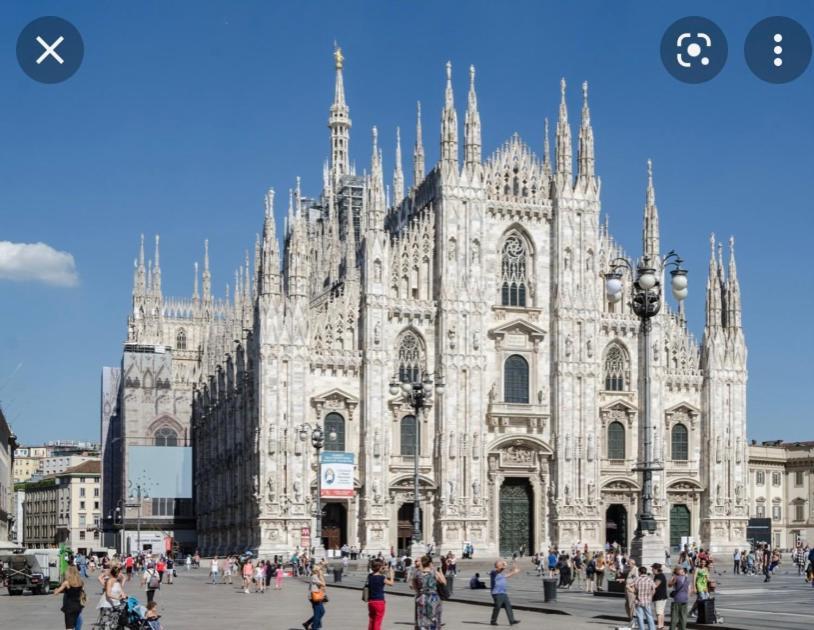 Milano: Incantevole In Pieno Centro - Fancy Yellow *