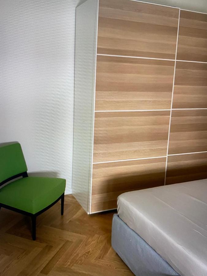 Milano: Incantevole In Pieno Centro - Fancy Yellow Apartment *