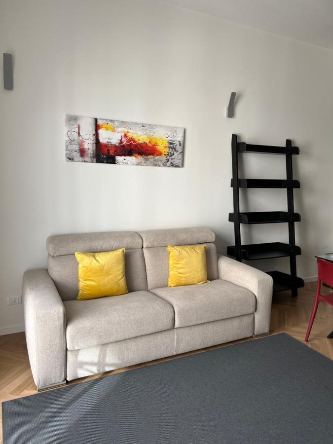 Milano: Incantevole In Pieno Centro - Fancy Yellow Apartment